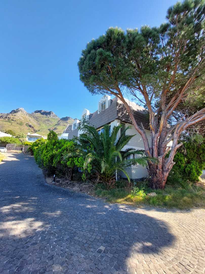 To Let 2 Bedroom Property for Rent in Vredehoek Western Cape